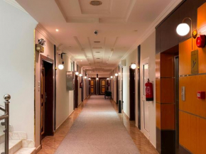 فندق تاج الحمراء Taj Al Hamra Hotel